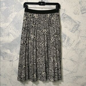 H&M Animal Print Pleated Skirt – Black/White | Size 6